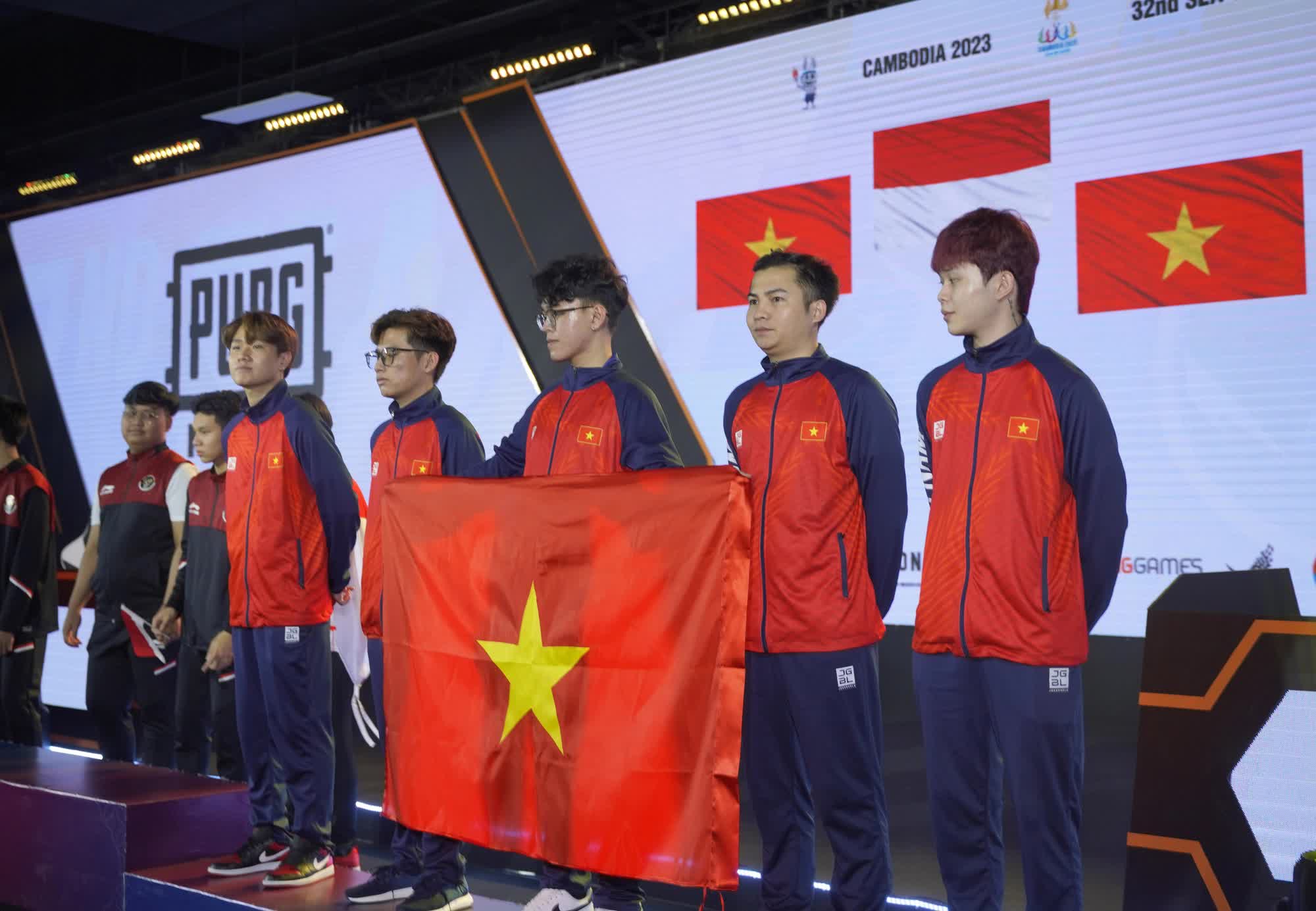 Lập cú đúp huy chương, tuyển thủ Việt bẽn lẽn tiết lộ kế hoạch 'relax' sau giải - Ảnh 1.