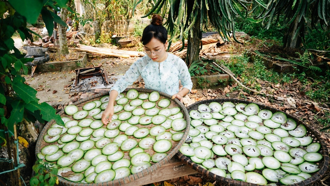 Từ vườn rau ở ban công phòng trọ đến khu vườn bao la ở quê Photo-10-168531753628062427848-1685337432019-16853374320931271900289