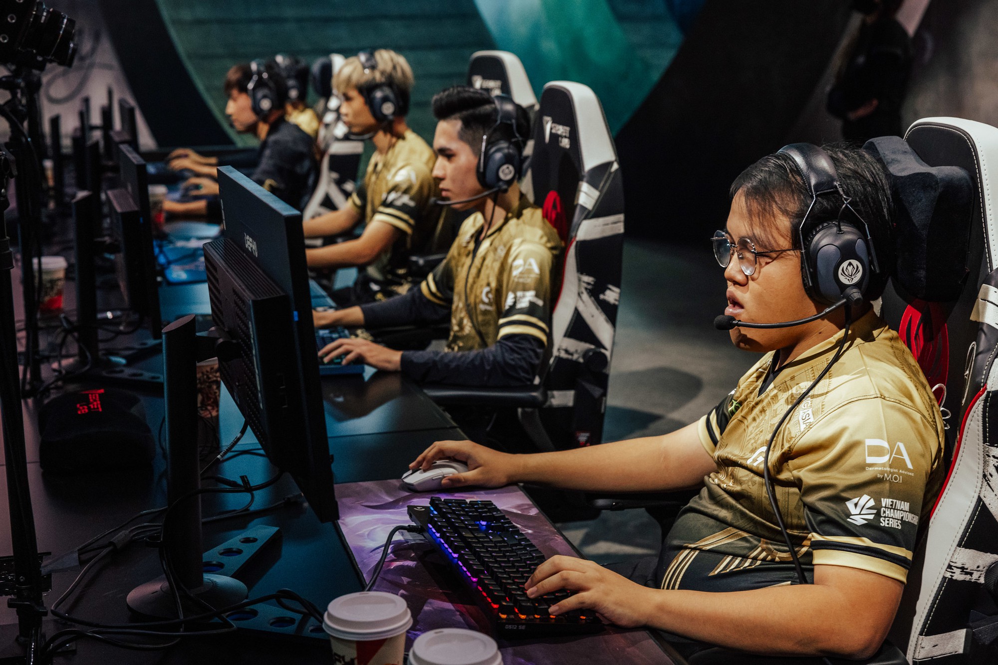 GAM chuẩn bị bước vào trận đấu quan trọng - nguồn: LoL Esports