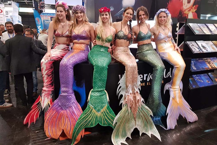 Mermaid job: Hard work, but thousands of people are passionate - Photo 2.