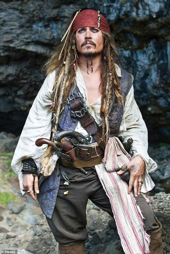 Johnny Depp từ chối làm cướp biển vì giận hãng Disney - Ảnh 1.