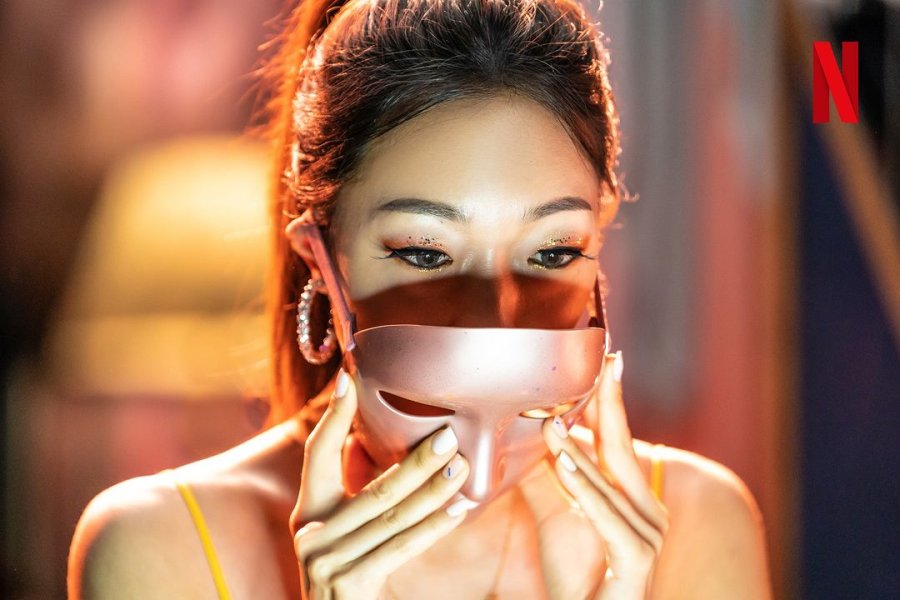 Mask Girl: Bộ phim đáng sợ nhất 2023, vén màn bí mật những cuộc đời méo mó - Ảnh 2.