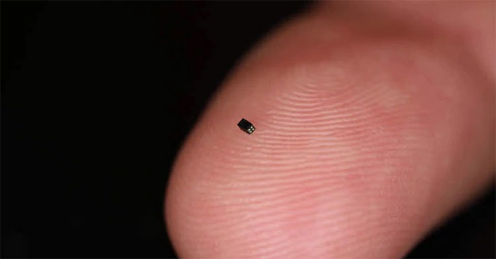 Xuất hiện camera nhỏ nhất thế giới, chỉ bằng hạt muối - Ảnh 1.