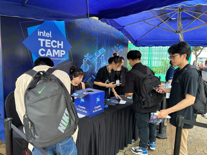 Philips tham dự INTEL TECH CAMP 2023: Thế hệ màn hình mới đầy đột phá, phù hợp cho mọi người dùng - Ảnh 2.