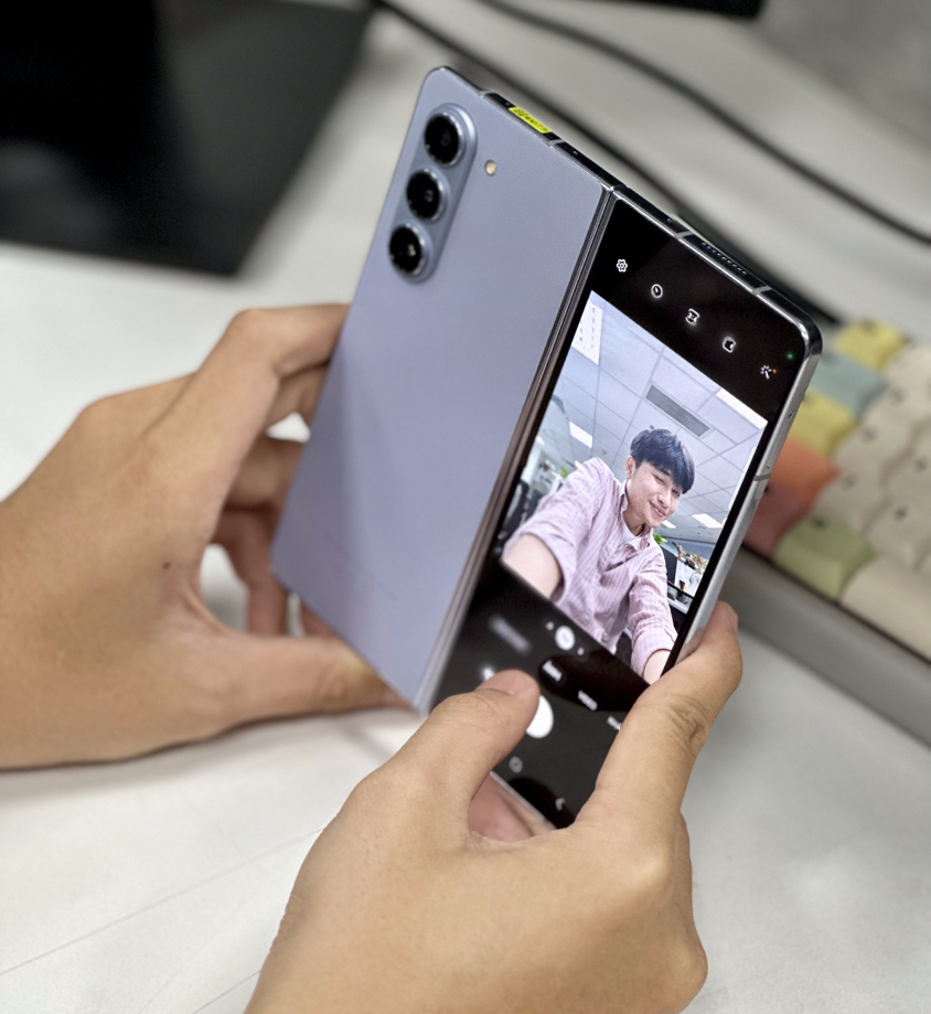 Siêu phẩm Samsung Galaxy Z Fold5: Flagship cho Gen Z thỏa sức &quot;bung lụa&quot; - Ảnh 1.