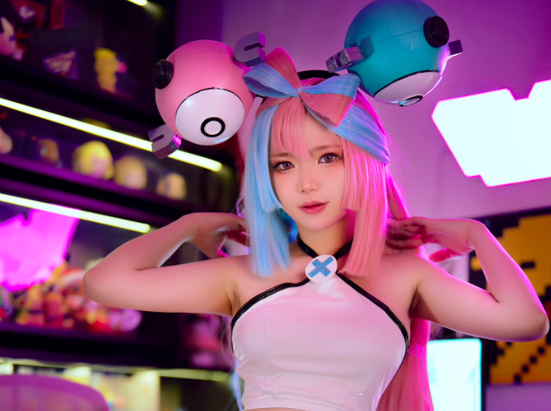 Nữ coser nổi tiếng với phong cách nhạy cảm, chiếm lĩnh Remind ngay trên kênh chính - Ảnh 12.