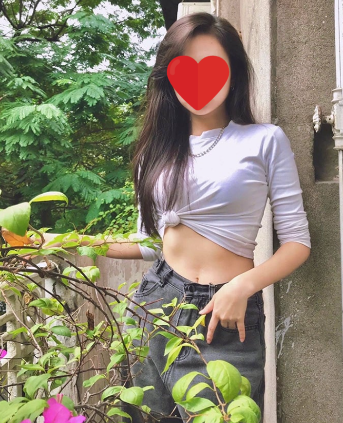 Bình luận trên giao diện "cờ đỏ"Thái độ của nữ streamer nóng bỏng thu hút sự chú ý - Ảnh 1.