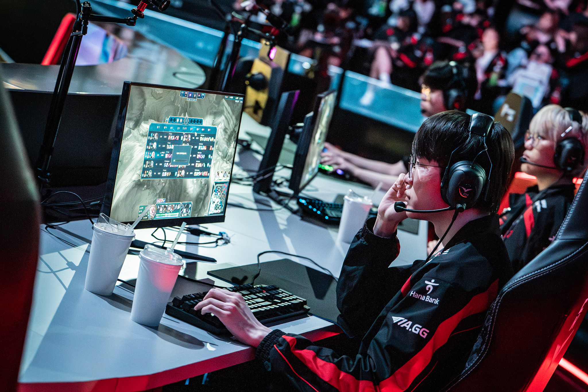 Faker and T1 members clearly showing fatigue in the recent match against FearX due to the connection issues