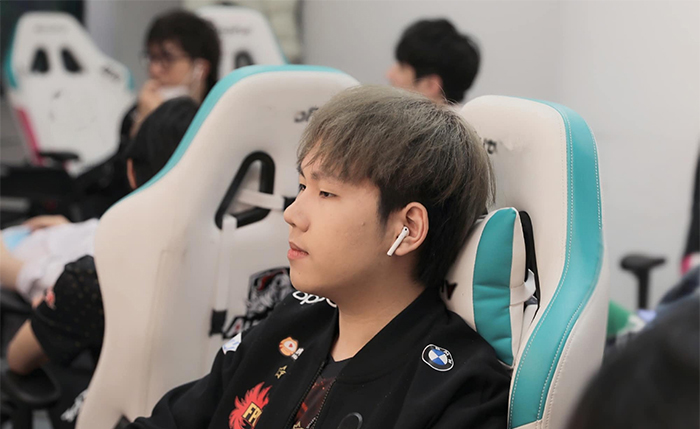 Điều này từng được cho là khiến Bo gặp khó để làm quen lại với môi trường chuyên nghiệp sau khi án phạt kết thúc