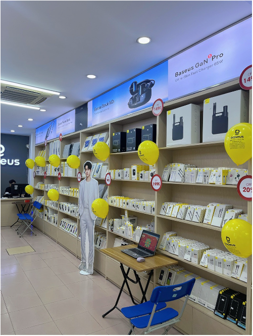 Tưng bừng khai trương cửa hàng Baseus đầu tiên tại Hà Nội - Ảnh 1.