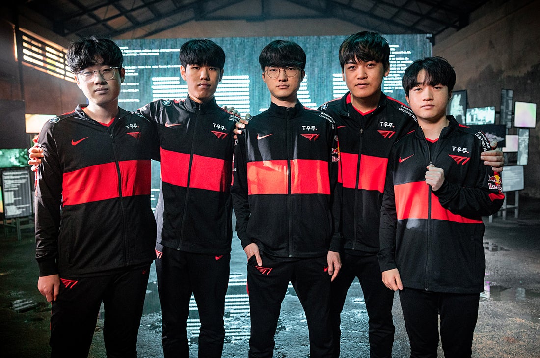 T1 bất bại xuyên suốt từ LCK Mùa Xuân 2022 đến trận chung kết MSI 2022 nhưng sau đó đã gục ngã trước RNG T1 bất bại xuyên suốt từ LCK Mùa Xuân 2022 đến trận chung kết MSI 2022 nhưng sau đó đã gục ngã trước RNG