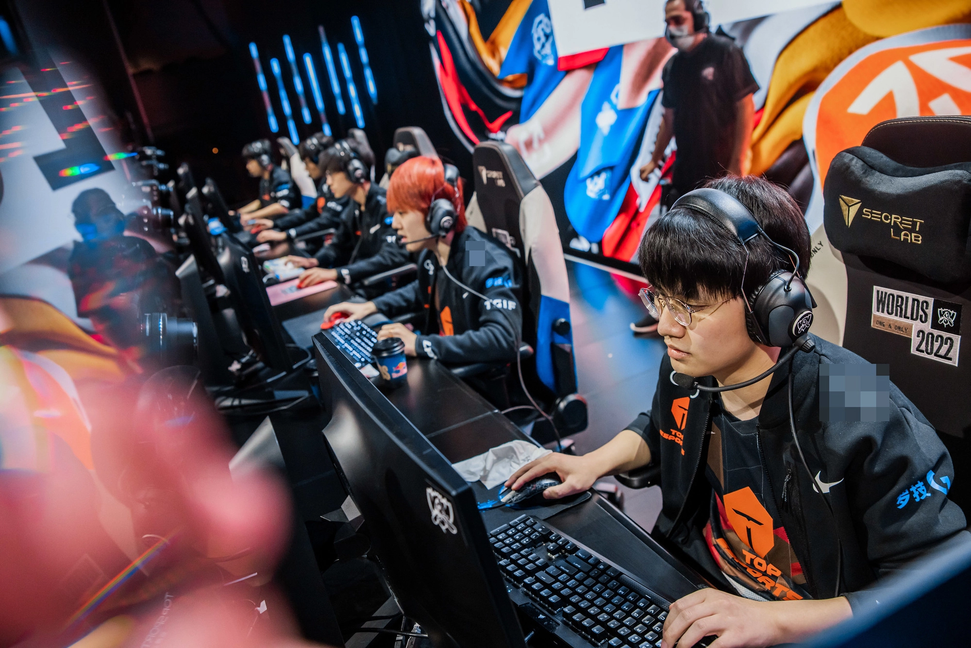 Fan TES, fan GAM, cộng đồng LMHT và có lẽ chính JackeyLove (tóc đỏ) tới giờ vẫn chưa quên được trận thua tức tưởi trước GAM ở CKTG 2022 Fan TES, fan GAM, cộng đồng LMHT và có lẽ chính JackeyLove (tóc đỏ) tới giờ vẫn chưa quên được trận thua tức tưởi trước GAM ở CKTG 2022