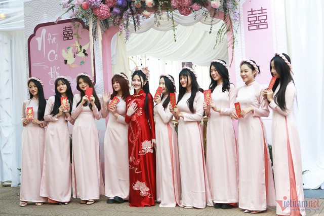 Soi nhan sắc dàn dâu phụ trong đám cưới Quang Hải - Chu Thanh Huyền, bất ngờ với info của cô gái này! - Ảnh 3.