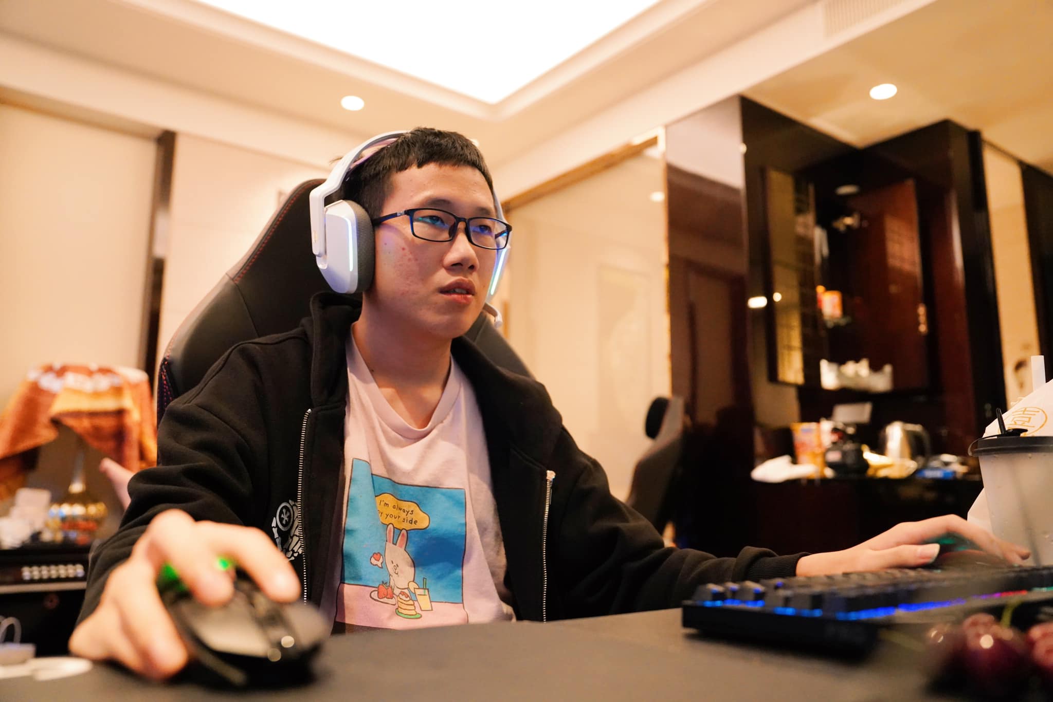 Lý do có lẽ đến từ việc so với các đồng nghiệp thì vai trò của Kiaya đối với GAM quan trọng hơn rất nhiều lần, là nhân tố quyết định thành bại của GAM Lý do có lẽ đến từ việc so với các đồng nghiệp thì vai trò của Kiaya đối với GAM quan trọng hơn rất nhiều lần, là nhân tố quyết định thành bại của GAM