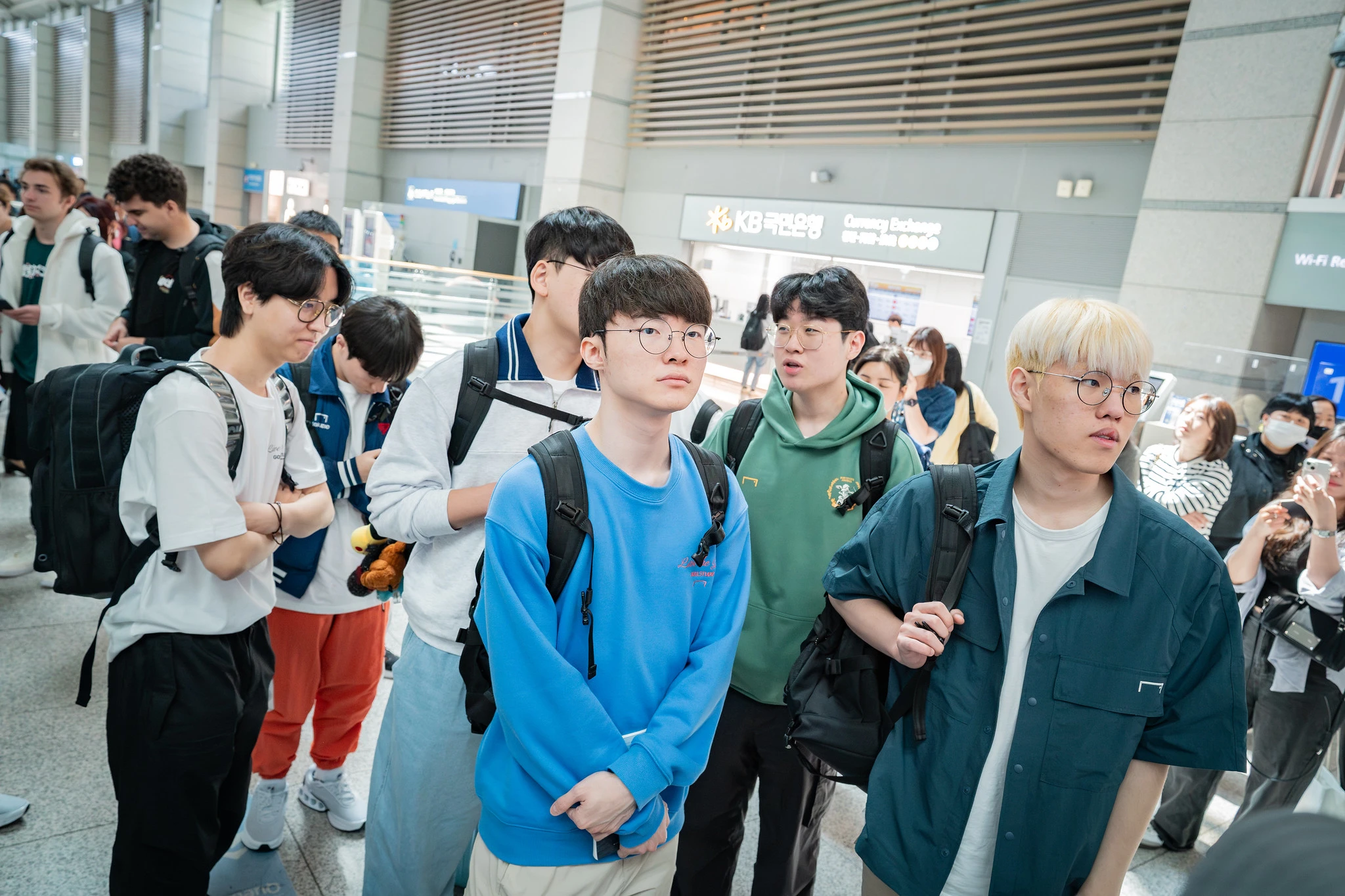 T1 phải tham gia vòng Khởi Động nhưng nhiều khả năng họ sẽ đến vòng bảng sớm chỉ sau 2 lượt trận T1 phải tham gia vòng Khởi Động nhưng nhiều khả năng họ sẽ đến vòng bảng sớm chỉ sau 2 lượt trận