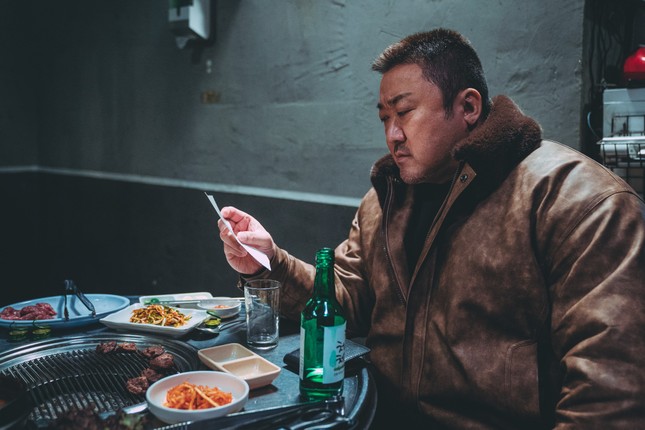 Vì sao bom tấn của chú béo Ma Dong Seok ăn khách đến thế? - Ảnh 1.