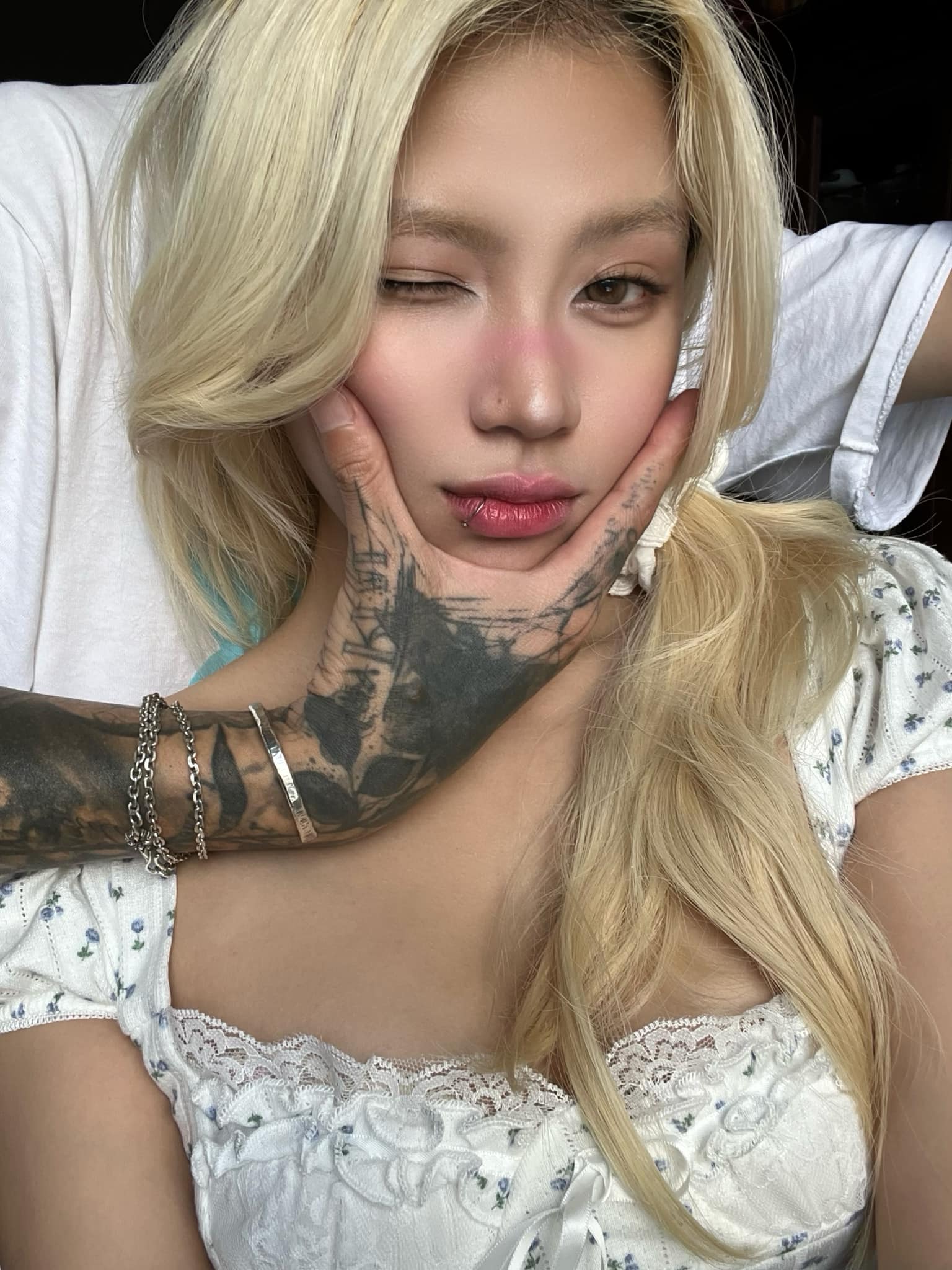 Nữ streamer sở hữu "tâm hồn vượt quá tiêu chuẩn" bị nghi ngờ hẹn hò với bạn trai rapper? - Ảnh 3.