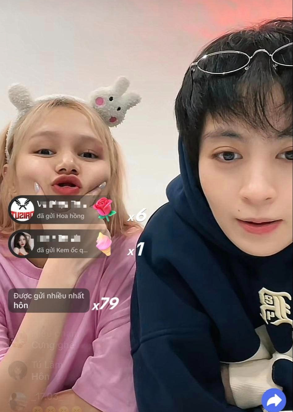 Xoài non "đánh dấu chủ quyền" với người mới sau một tháng ly hôn - Ảnh 2. Xoài non "đánh dấu chủ quyền" với người mới sau một tháng ly hôn - Ảnh 2.