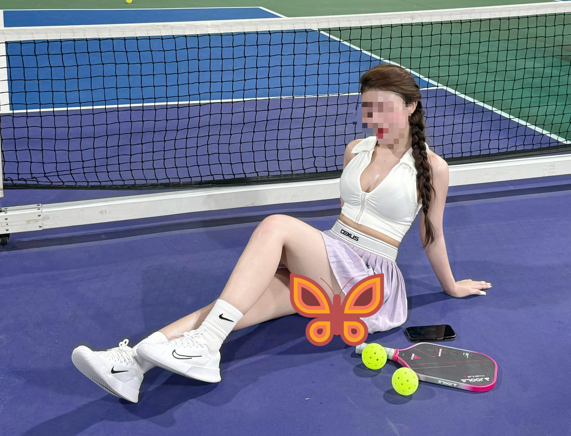 Cô gái xinh đẹp mặc đồ hở hang chơi Pickleball lên tiếng 