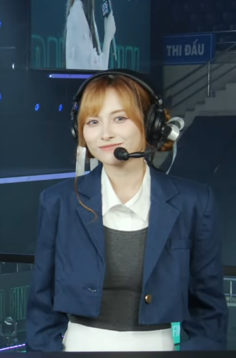 Nữ MC VCS "cố ý lỡ lời"Người hâm mộ GAM đã phát hiện và nhận ra - Ảnh 2.