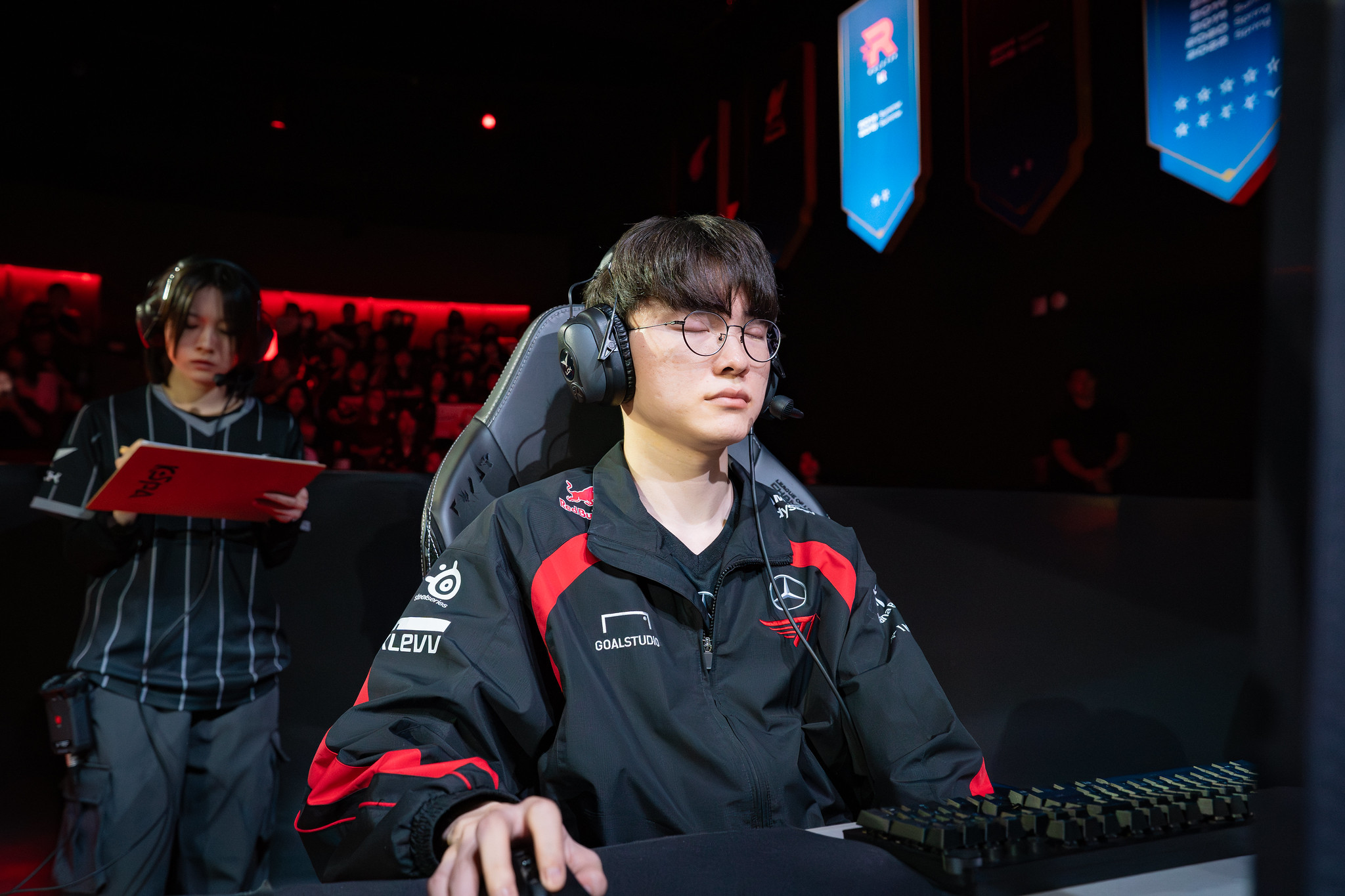 Riot có hành động “xoa dịu” T1 và Faker nhưng vẫn nhận “gạch đá”