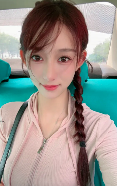 Nữ streamer bị nghi phẫu thuật thẩm mỹ "cuộc sống ban đầu" lên tiếng - Ảnh 2.