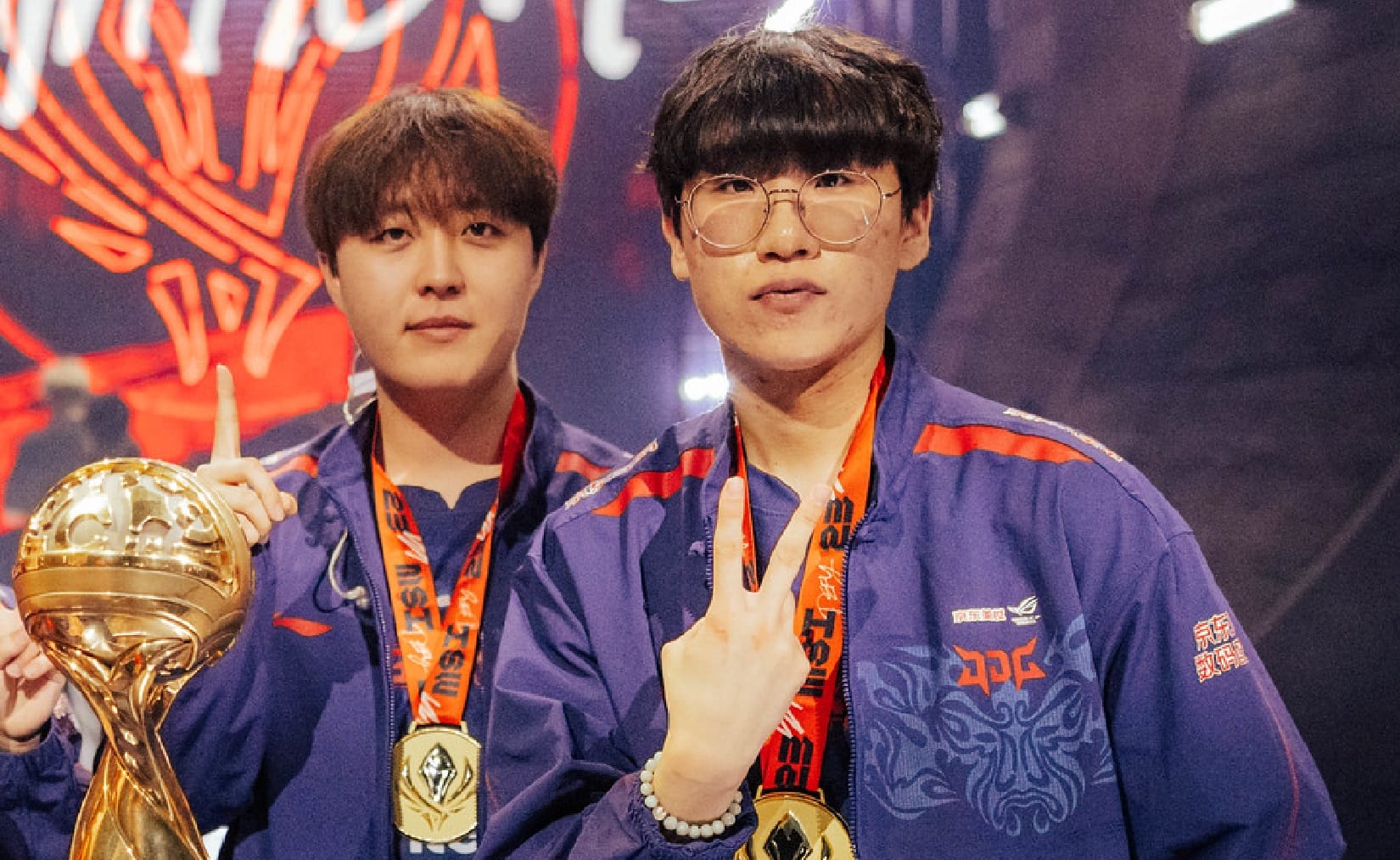 Và Kanavi sẽ có nguy cơ thất nghiệp nếu cô ấy phải rời khỏi JDG.