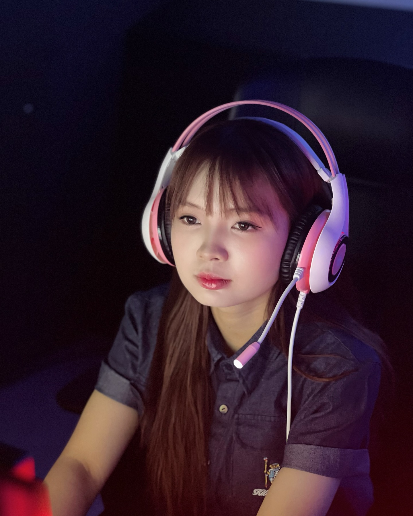 Không kịch tính, không hở hang, nữ TikToker vẫn thu hút hơn 9 triệu người theo dõi - Ảnh 2.