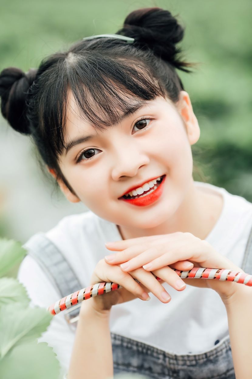 Không kịch tính, không hở hang, nữ TikToker vẫn thu hút hơn 9 triệu người theo dõi - Ảnh 1.