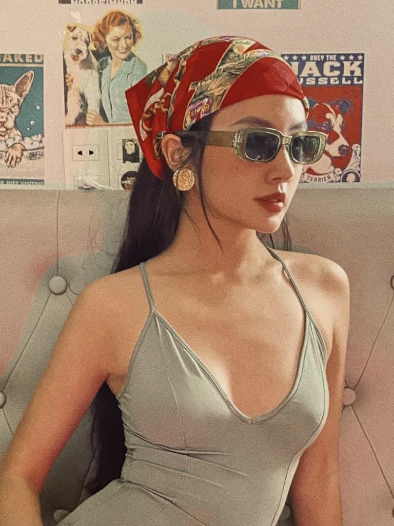 Hot girl gây tranh cãi với cảnh quay 