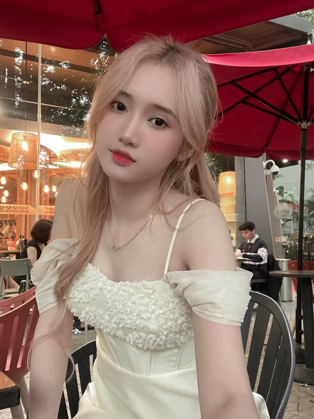 Từng nổi tiếng nhờ chú thích "nhạy cảm" và thích thể hiện "linh hồn"Nữ streamer giờ đã thay đổi 180 độ - Ảnh 2.