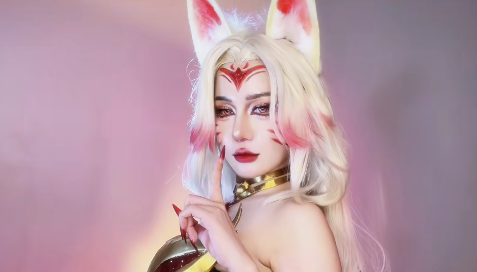 "mặt trần" Thu hút sự chú ý của cô gái nóng bỏng tại quán cafe mạng có 300.000 người theo dõi - Ảnh 4.