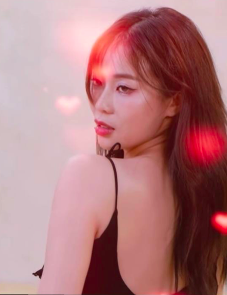 MisThy tung loạt biểu cảm sexy khiến fan 