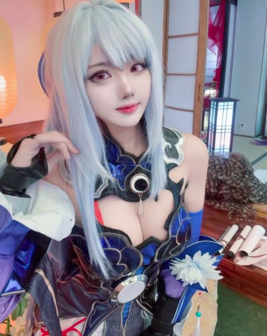 Ngắm loạt ảnh cosplay siêu nóng bỏng của fan nữ Faker, hút hồn game thủ- Ảnh 6.