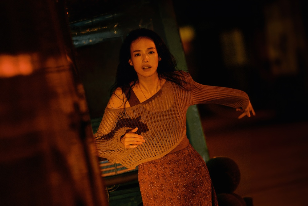 Thức cả đêm vì phim 18+ siêu hay vừa chiếu: Nữ chính đẹp kinh diễm, phong thần cả đời cũng không đủ- Ảnh 4. Thức cả đêm vì phim 18+ siêu hay vừa chiếu: Nữ chính đẹp kinh diễm, phong thần cả đời cũng không đủ- Ảnh 4.