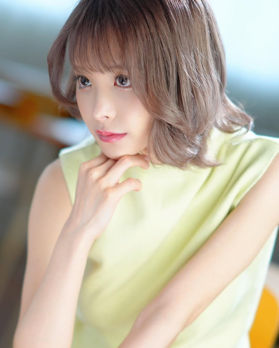 photo-1759979438236 photo-1759979438236