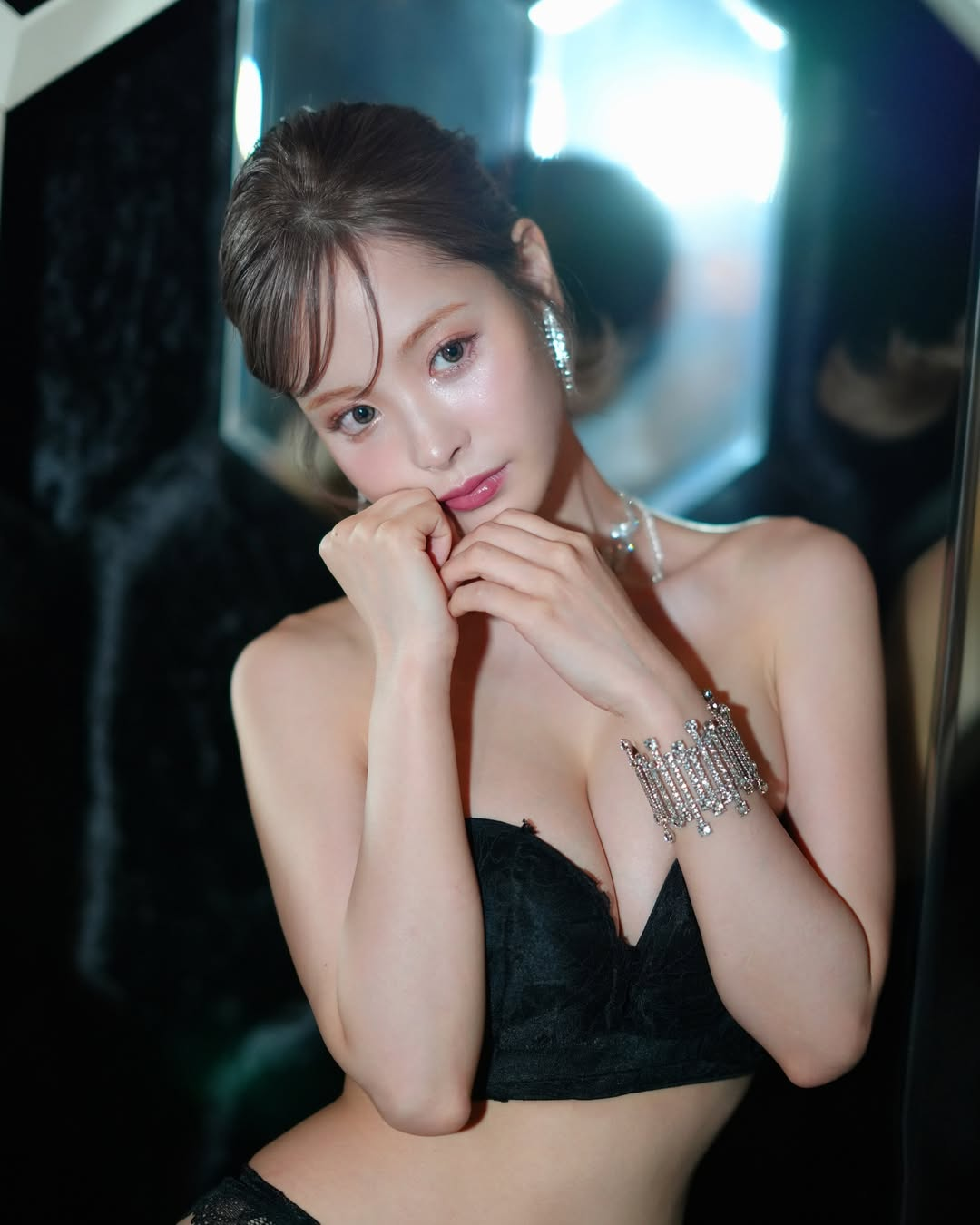 photo-1759979524014 photo-1759979524014