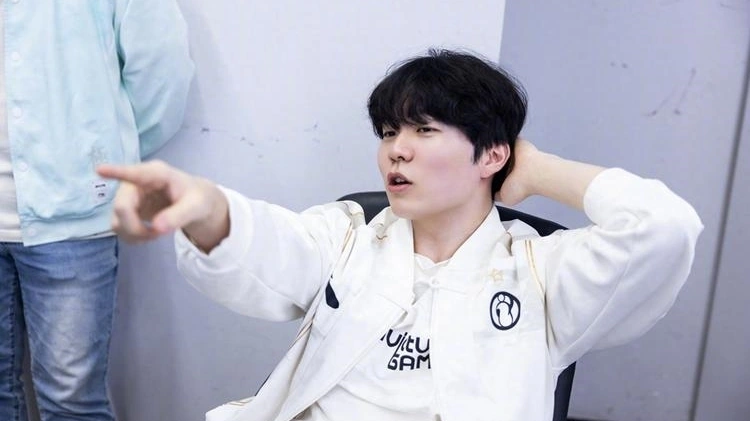 Xuất hiện nghi vấn T1 không chỉ phải đối đầu LPL mà còn bị chính LCK "cô lập"- Ảnh 2.