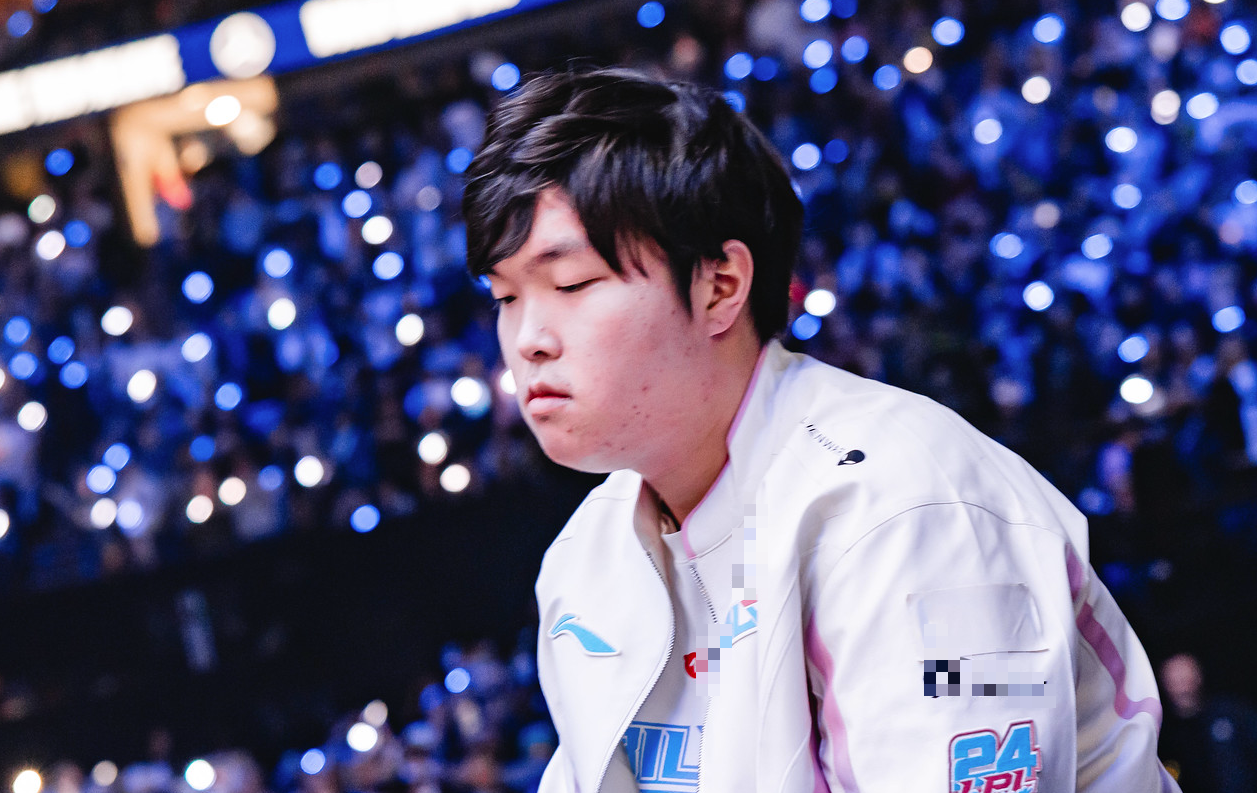 Bin gặp tình huống "méo mặt" trước thềm CKTG 2025- Ảnh 1.