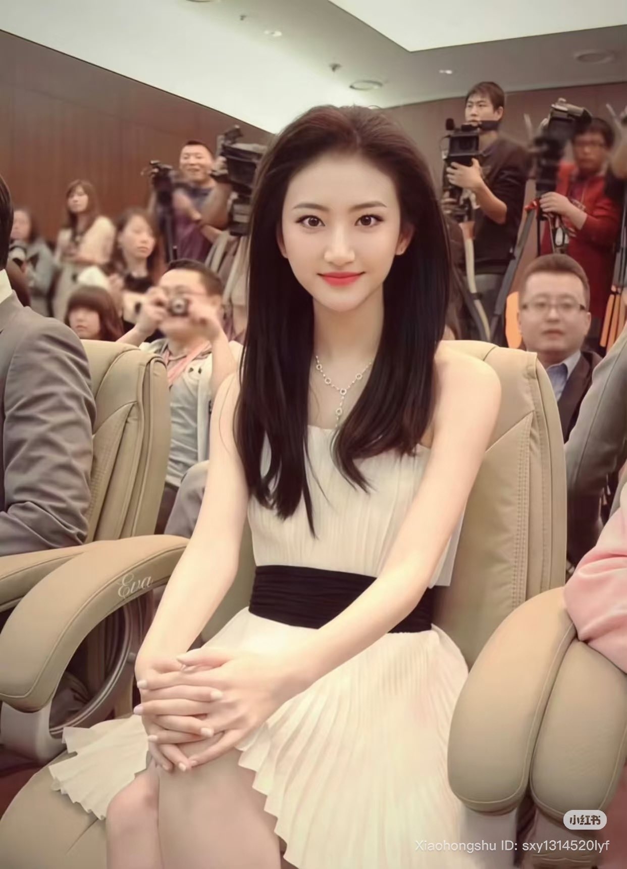 Nếu thế gian chỉ còn bóng đêm thì mỹ nhân này là ánh sáng: Nhan sắc đỉnh body nuột, định nghĩa của 2 từ hoàn mỹ- Ảnh 3. Nếu thế gian chỉ còn bóng đêm thì mỹ nhân này là ánh sáng: Nhan sắc đỉnh body nuột, định nghĩa của 2 từ hoàn mỹ- Ảnh 3.