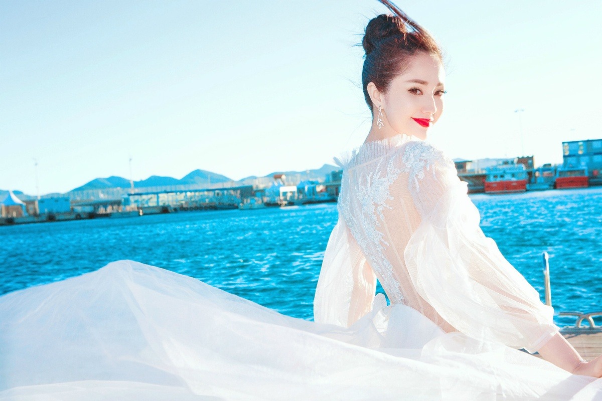 "Bom sex khét tiếng showbiz" bỏ nghề vì sợ đàn ông: Tuổi 35 nóng bỏng như gái 20 nhưng khó lấy chồng- Ảnh 2. "Bom sex khét tiếng showbiz" bỏ nghề vì sợ đàn ông: Tuổi 35 nóng bỏng như gái 20 nhưng khó lấy chồng- Ảnh 2.