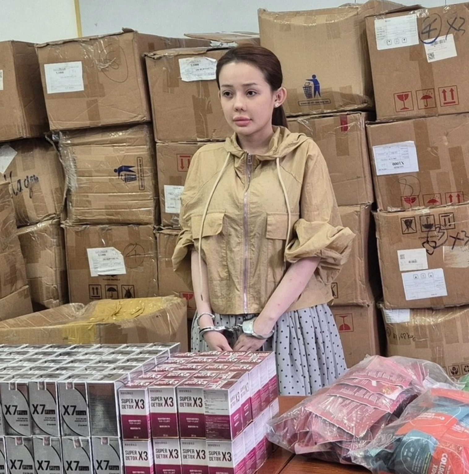 Nóng: Ngân 98 bị bắt- Ảnh 1. Nóng: Ngân 98 bị bắt- Ảnh 1.