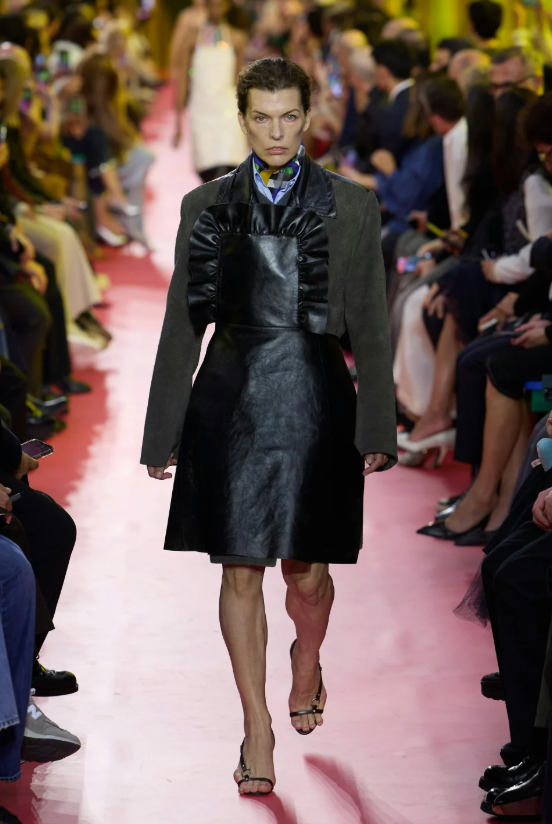 Không nhận ra nữ thần bốc lửa của Resident Evil sau 23 năm- Ảnh 2. Không nhận ra nữ thần bốc lửa của Resident Evil sau 23 năm- Ảnh 2.