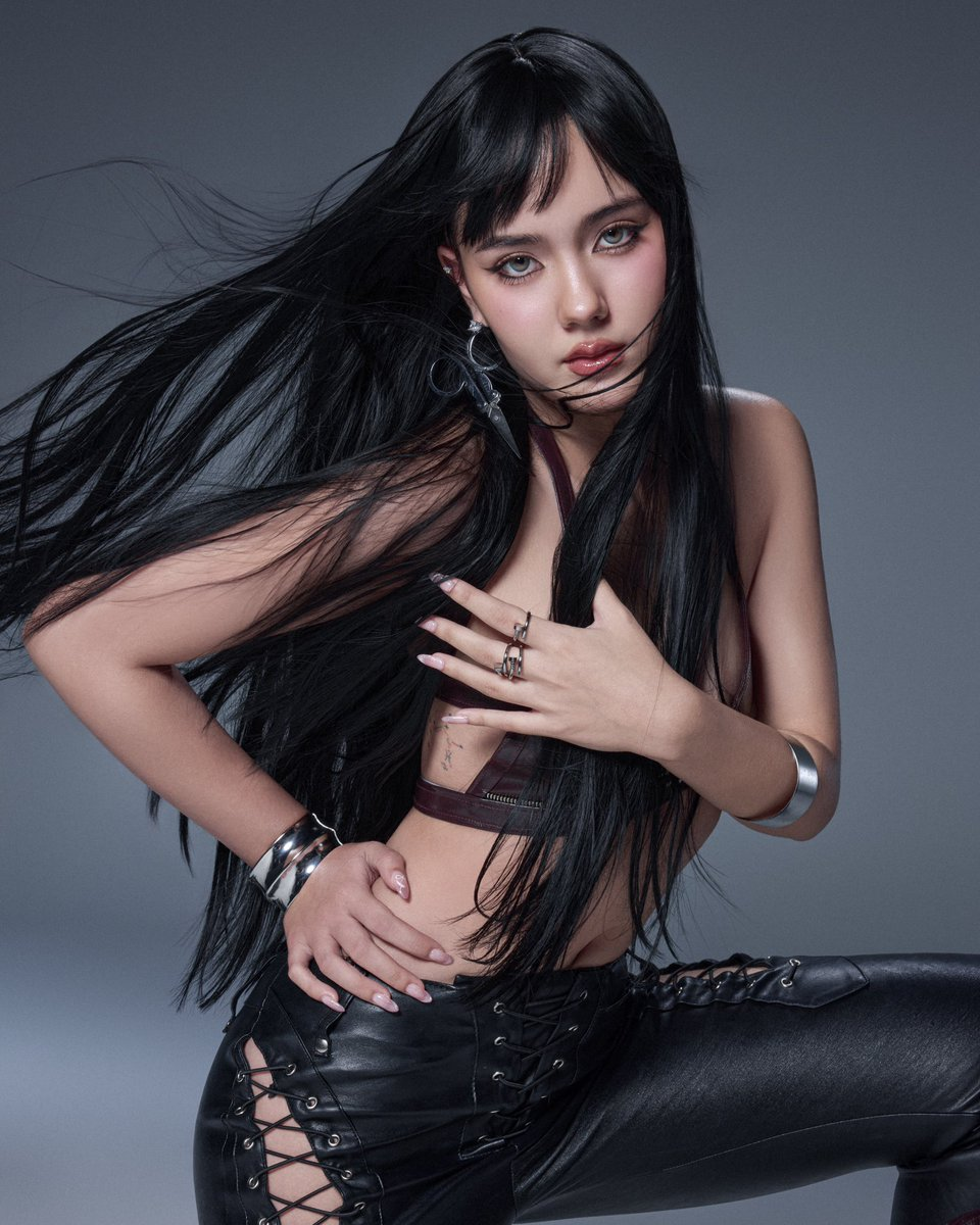 Chỉ cần lên đồ gợi cảm là mỹ nhân này khiến vạn người say mê: Đẹp không để đâu cho hết, sợ lụy đừng dính vào- Ảnh 5. Chỉ cần lên đồ gợi cảm là mỹ nhân này khiến vạn người say mê: Đẹp không để đâu cho hết, sợ lụy đừng dính vào- Ảnh 5.