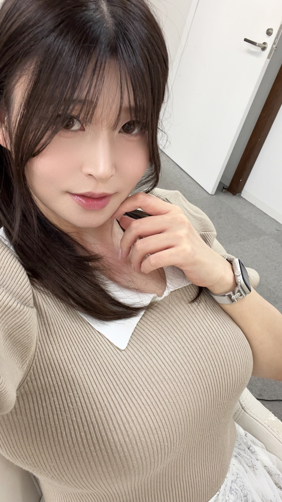 photo-1759806666596 photo-1759806666596