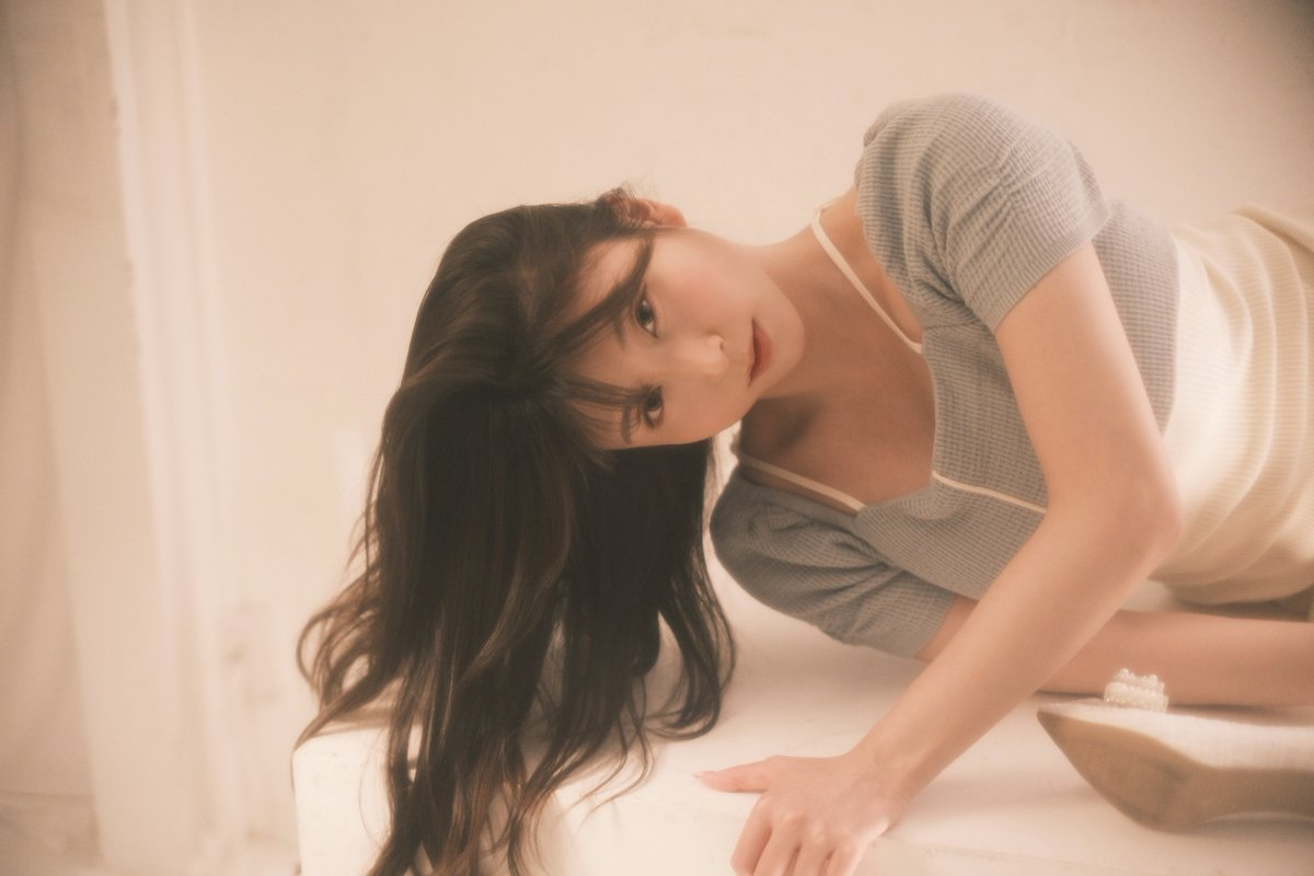 photo-1759806734752 photo-1759806734752