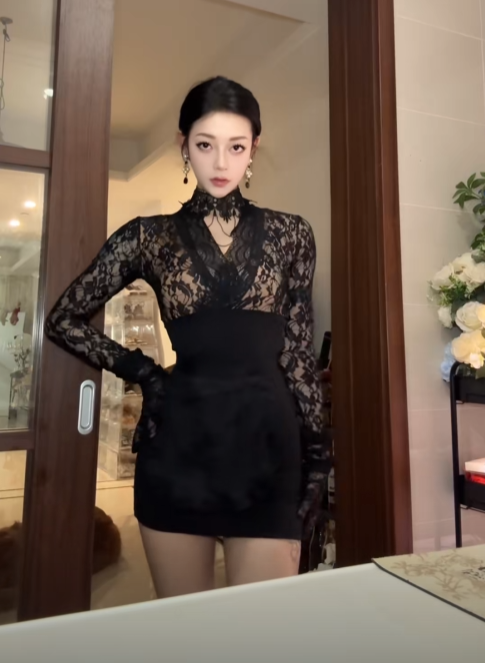 photo-1760426111234 photo-1760426111234