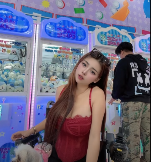 photo-1760427437192 photo-1760427437192