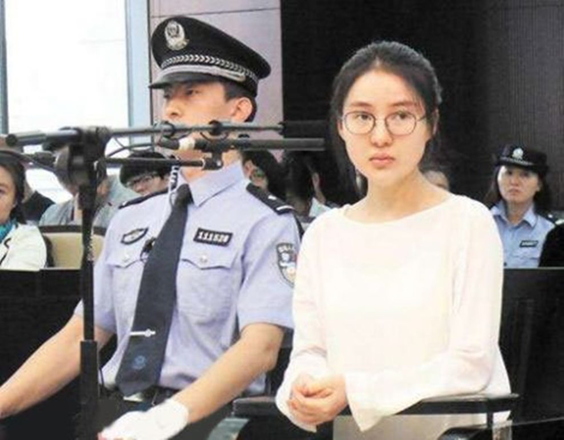 Sao nữ 9X vào tù vì bán thuốc giảm cân chứa chất cấm, bị khui tội bán dâm: "Bạn trai tôi cầm đầu!"- Ảnh 3.