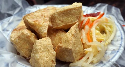 “Hoàng đế bán đậu phụ” gây sốt MXH: Từ phá sản đến doanh thu tăng 50% nhờ hóa thân thành nhân vật phim cổ trang- Ảnh 3. “Hoàng đế bán đậu phụ” gây sốt MXH: Từ phá sản đến doanh thu tăng 50% nhờ hóa thân thành nhân vật phim cổ trang- Ảnh 3.